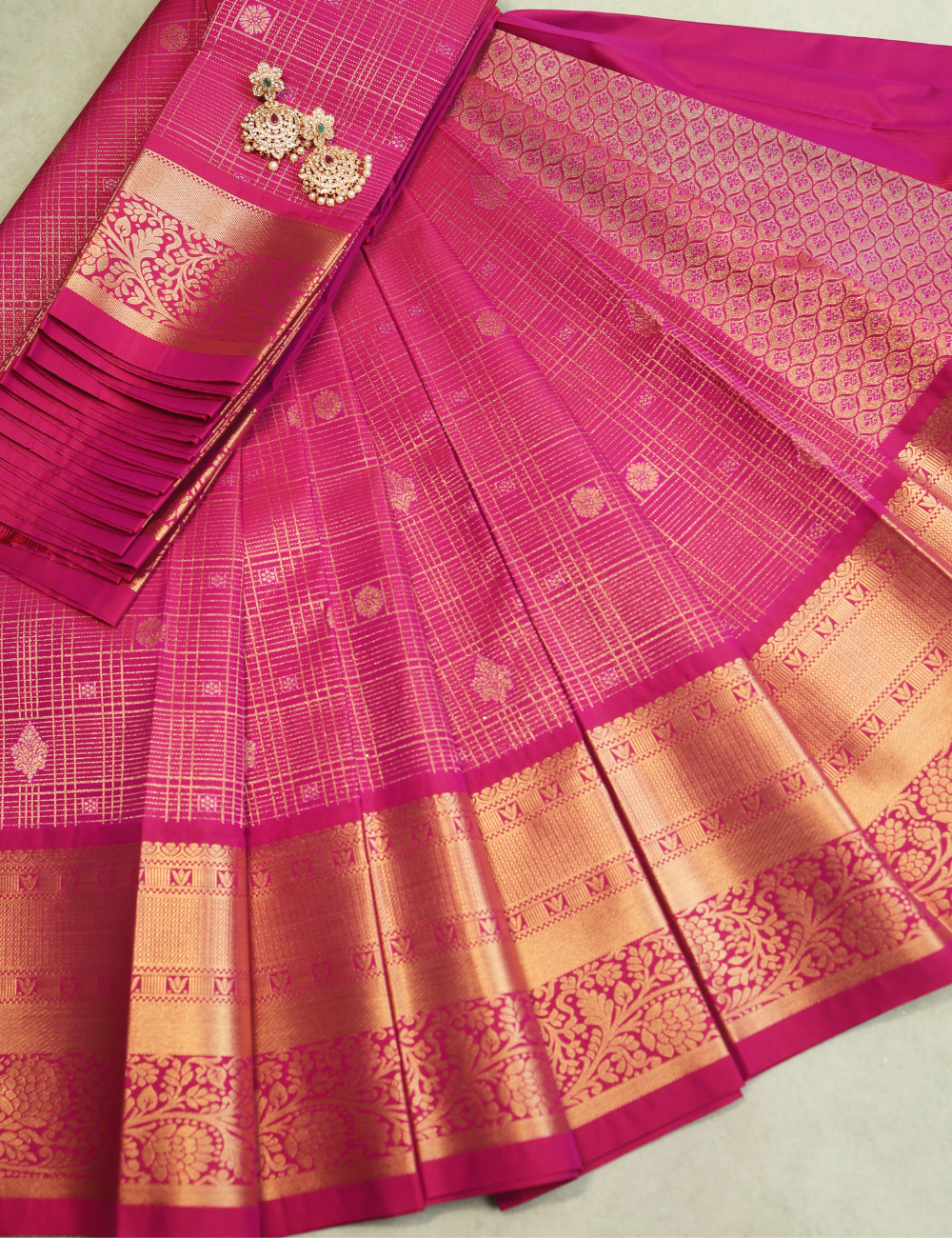 Elegant Pink Silk Saree with Rich Gold Zari Border & Pallu