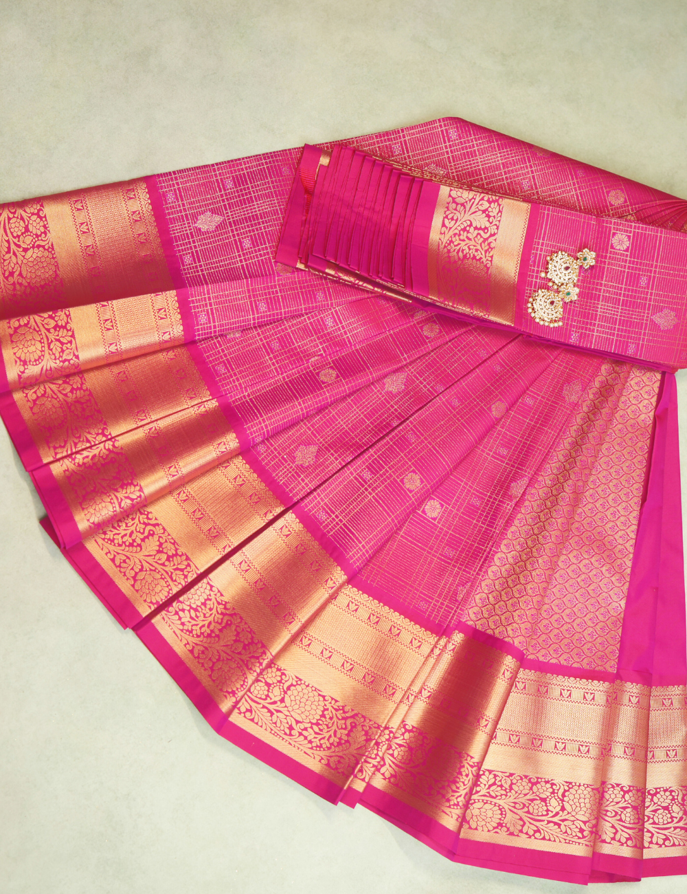 Elegant Pink Silk Saree with Rich Gold Zari Border & Pallu